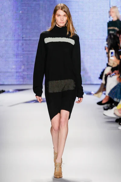 Look 28